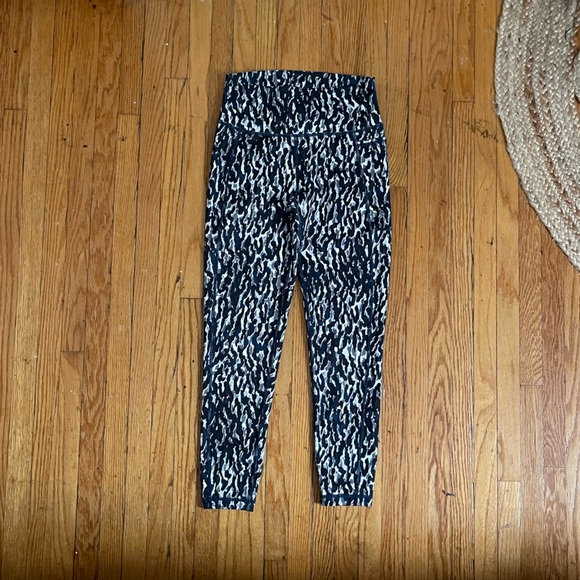 Sweaty Betty Super Sculpt 7/8 (S) - Picture 3 of 5